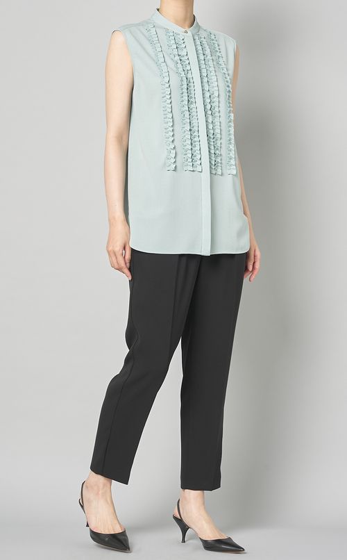 フロントフリルスリーブレスブラウス