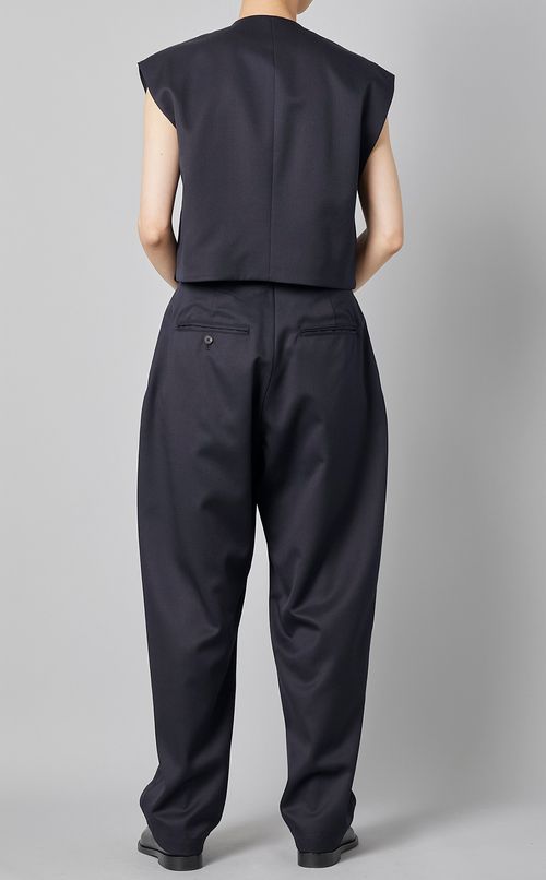 クロップドノーカラーベスト