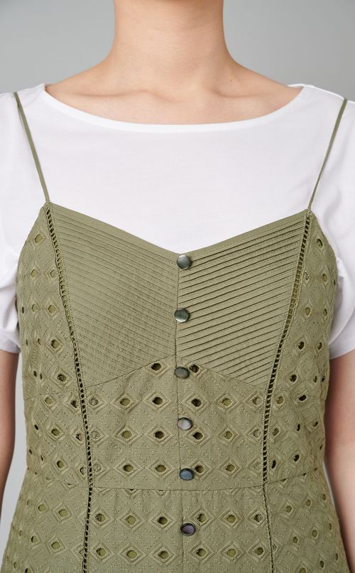 エンブロイダリーワンピース