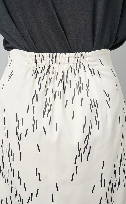 アシンメトリーヘムプリントスカート