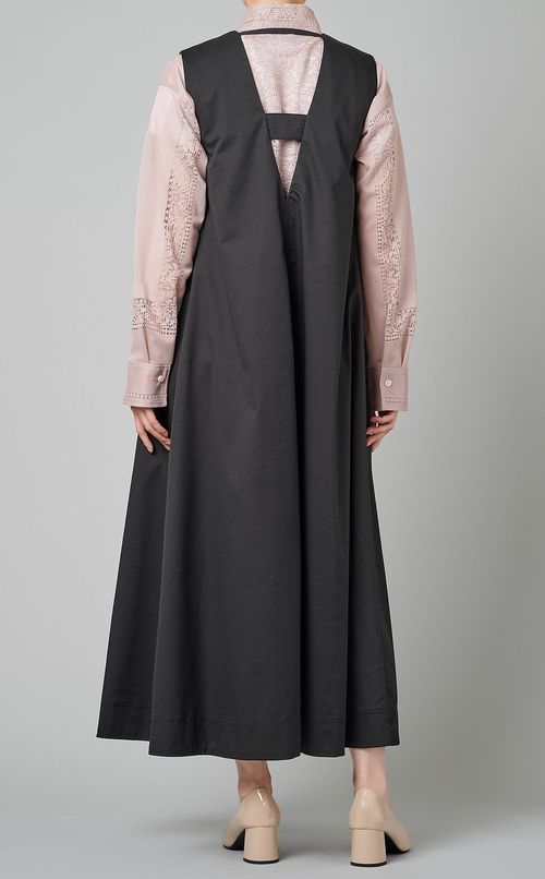 Vネックフレアワンピース