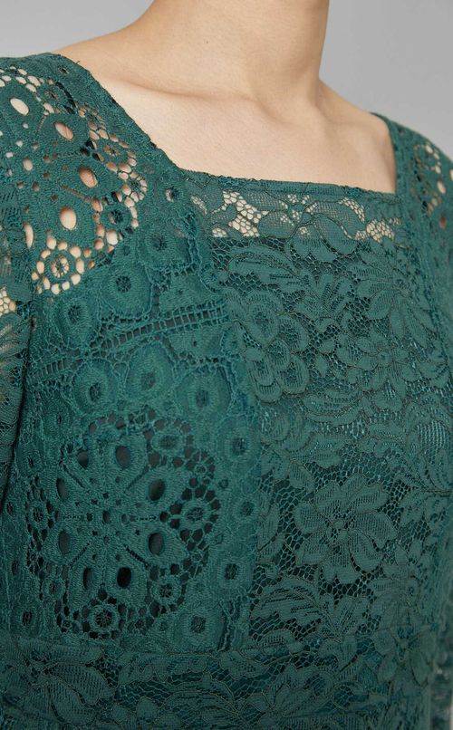 スクエアネックレースワンピース