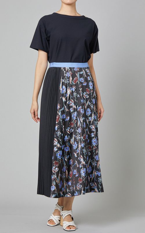 箔プリントプリーツスカート