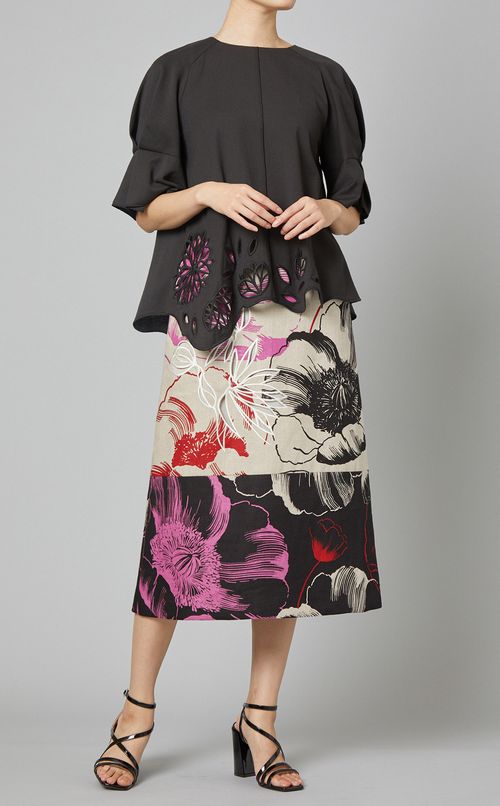 パネルカットワークブラウス