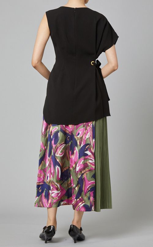 アシンメトリースリーブブラウス