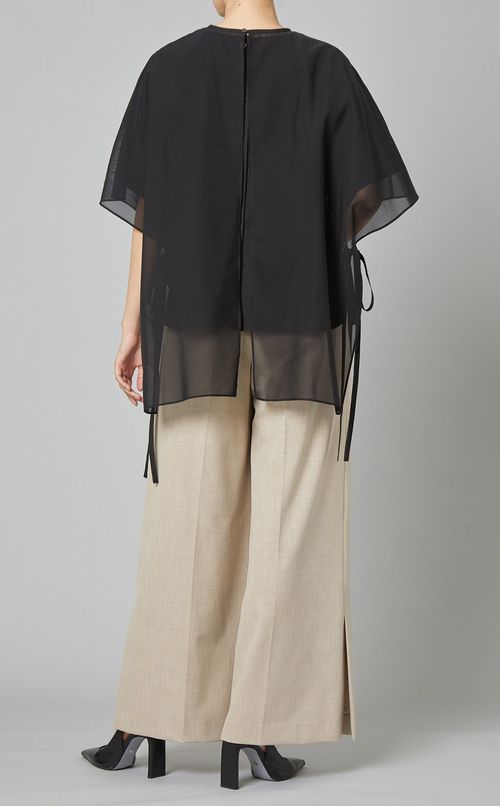 クルーネックシアーブラウス