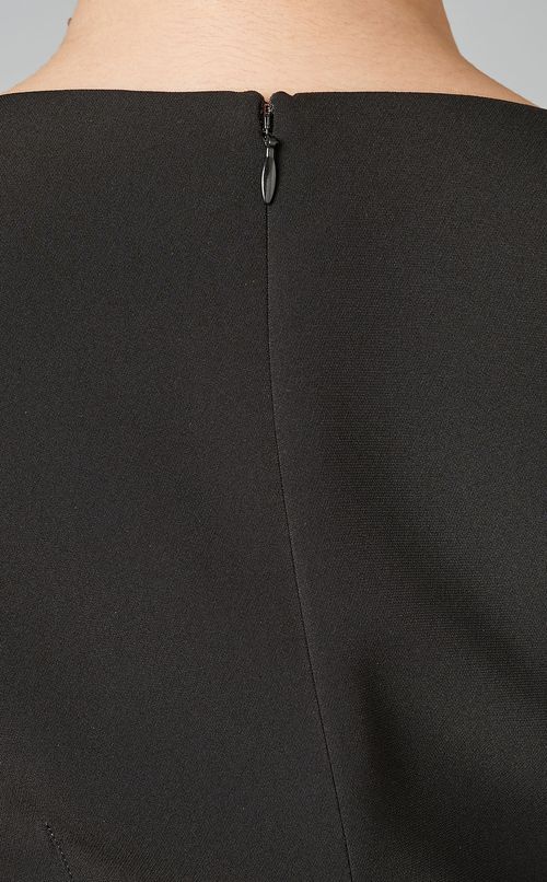 アシンメトリースリーブワンピース