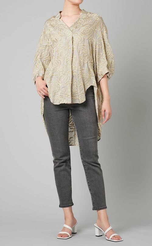 エンブロイダリーコットンブラウス