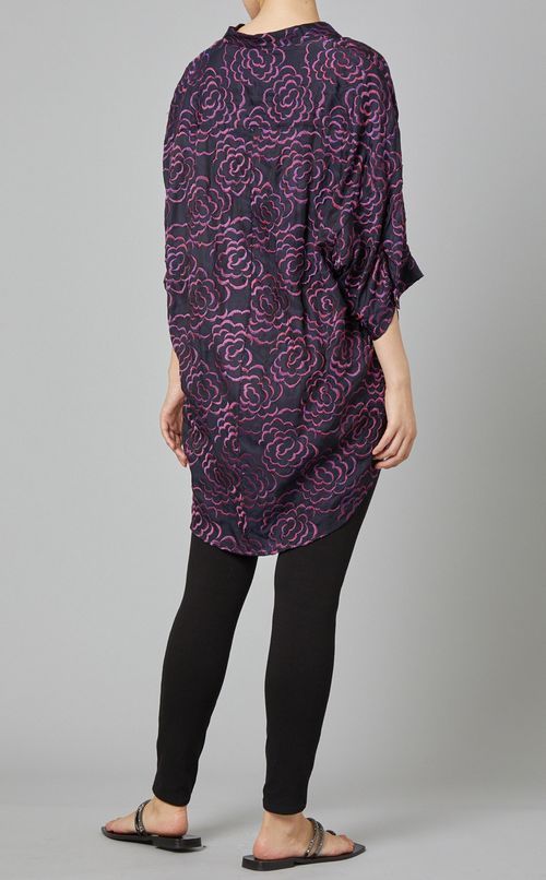 エンブロイダリーコットンブラウス