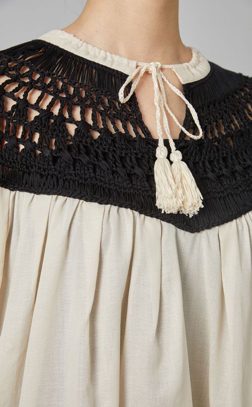 クロシェニットブラウス