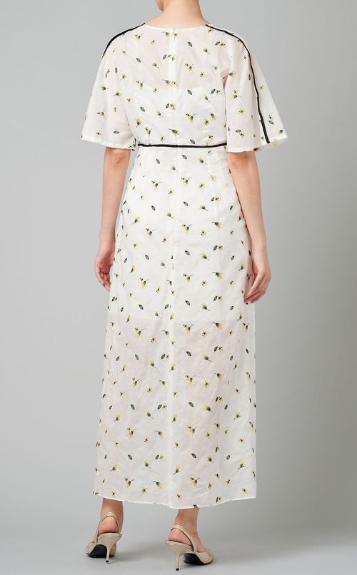 フラワー刺繍Vネックワンピース