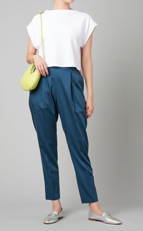 サテンストレッチスリットパンツ