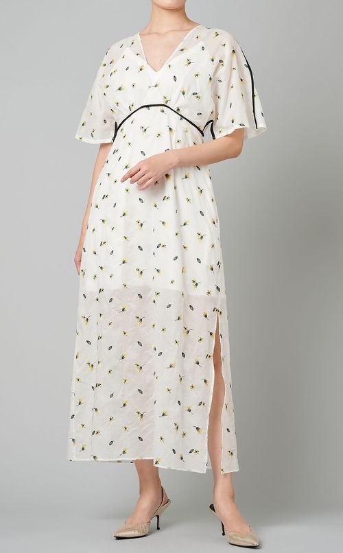 フラワー刺繍Vネックワンピース