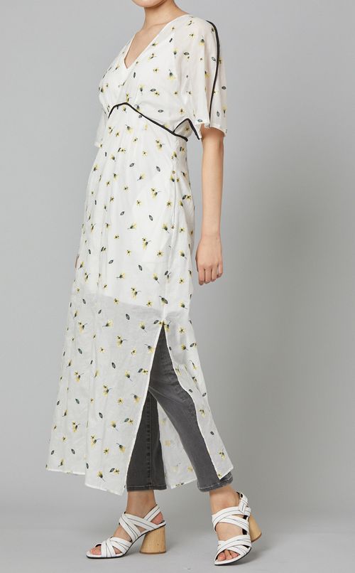 フラワー刺繍Vネックワンピース