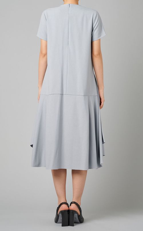 パール付Vネックフレアワンピース