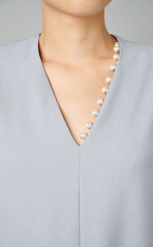 パール付Vネックフレアワンピース