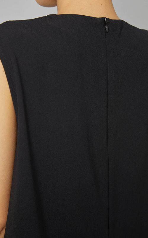 ノースリーブバックフリルブラウス