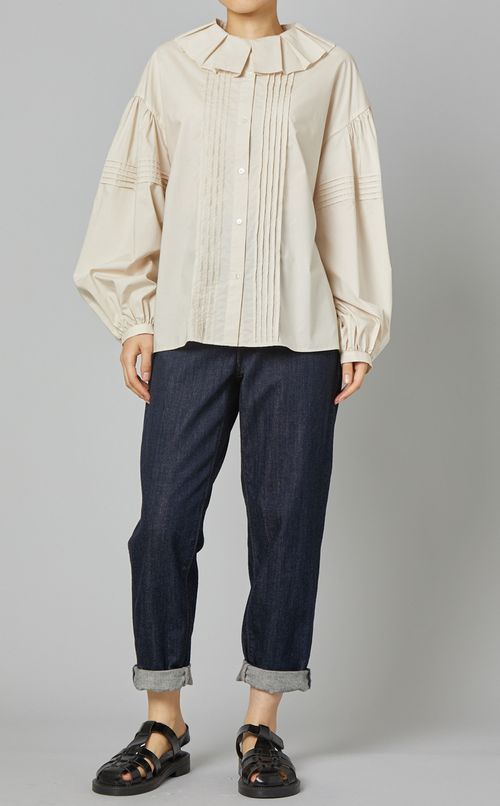 プリーツカラーブラウス