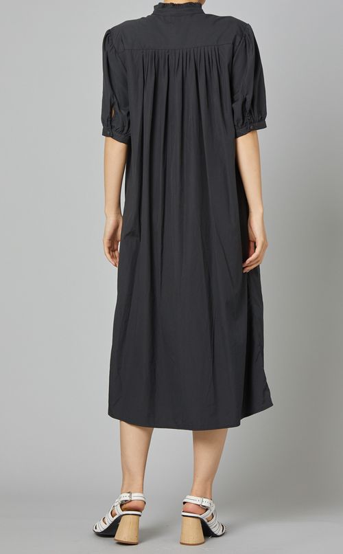 ギャザーデザインフレアワンピース