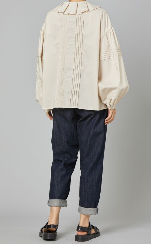 プリーツカラーブラウス