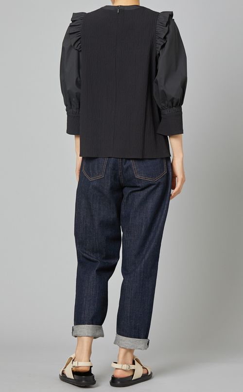 肩フリルブラウス