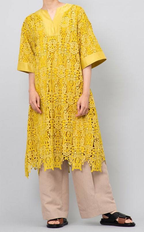 キーネックレースフレアワンピース