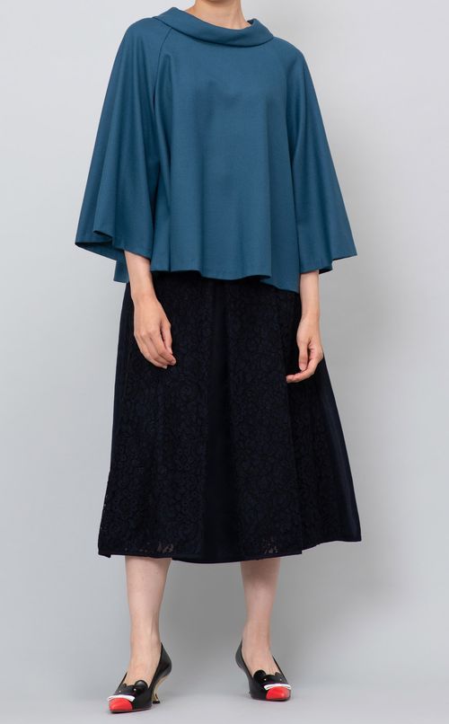 ロールネックショートブラウス