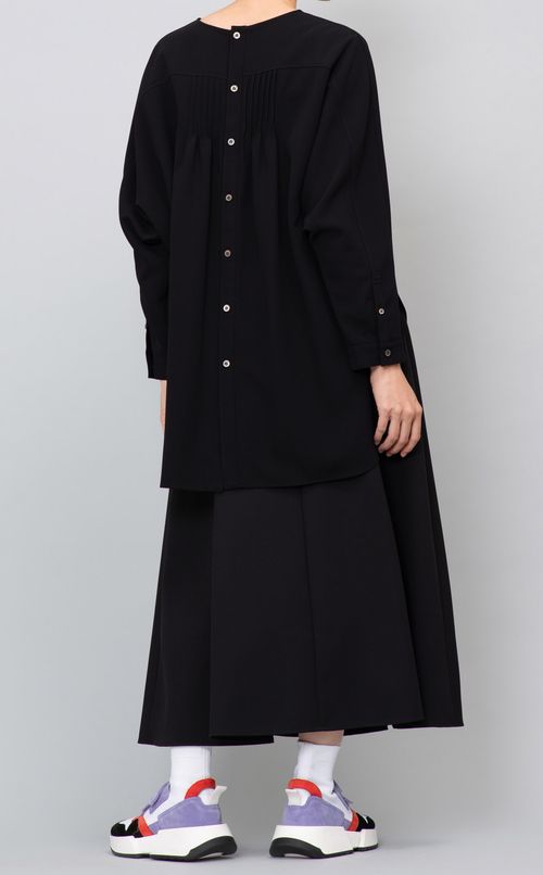 アシンメトリーヘムラインブラウス