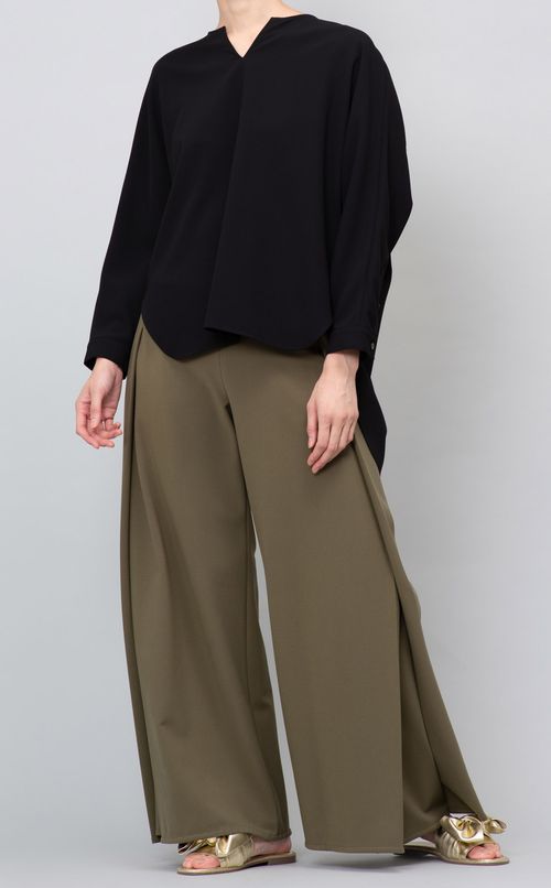 アシンメトリーヘムラインブラウス