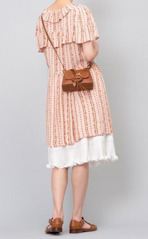 フラワープリントフリルワンピース