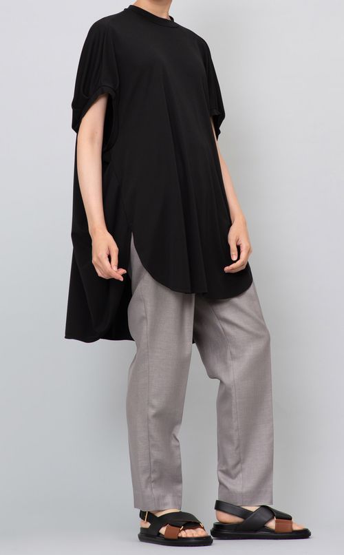 クルーネックドレープブラウス