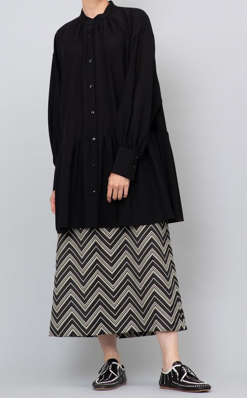 グラフィカルボーダーミディスカート