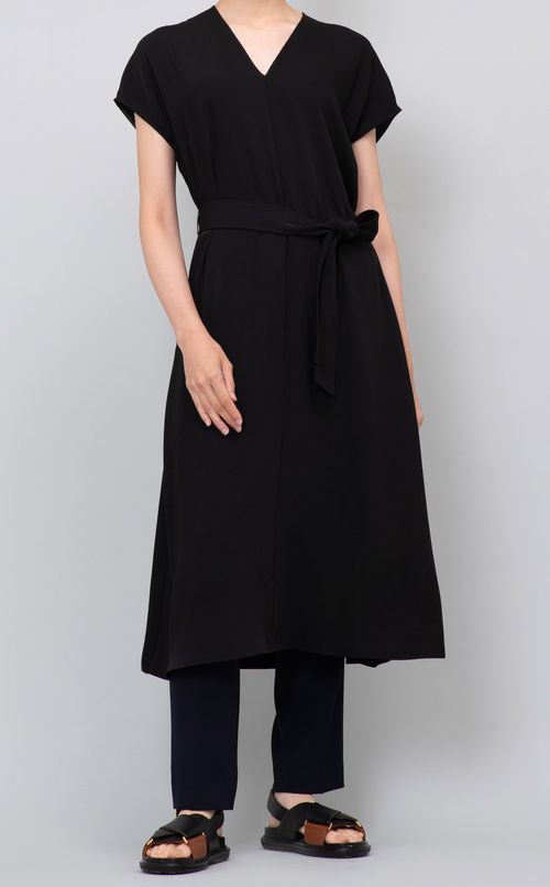 Vネックサテンワンピース