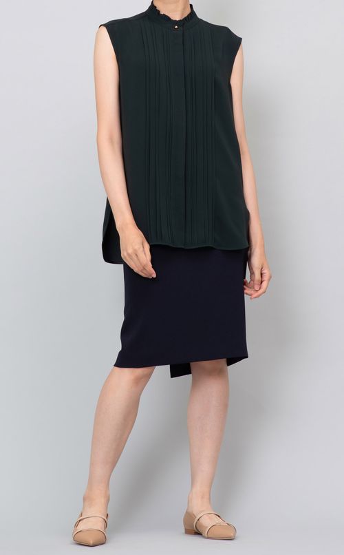フロントプリーツノースリーブブラウス
