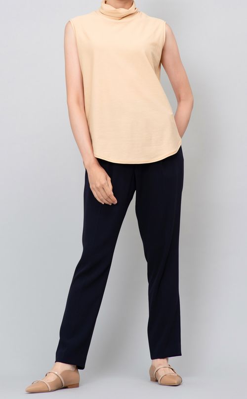 ハイネックノースリーブブラウス