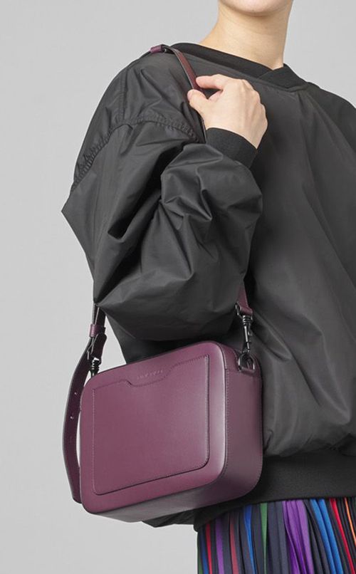レザーショルダーバッグ