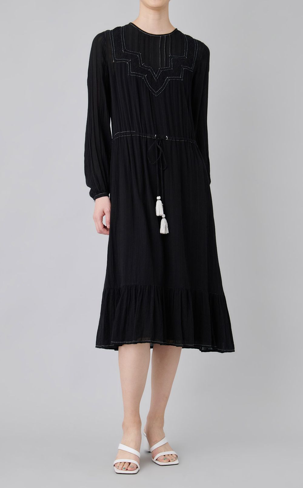 【reADdress】フロント刺繍フレアワンピース