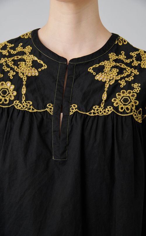 【reADdress】エンブロイダリー切替プルオーバー