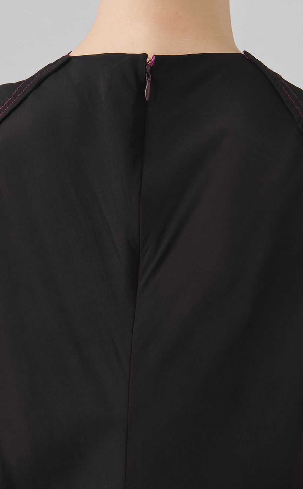 【reADdress】Vネックロングワンピース