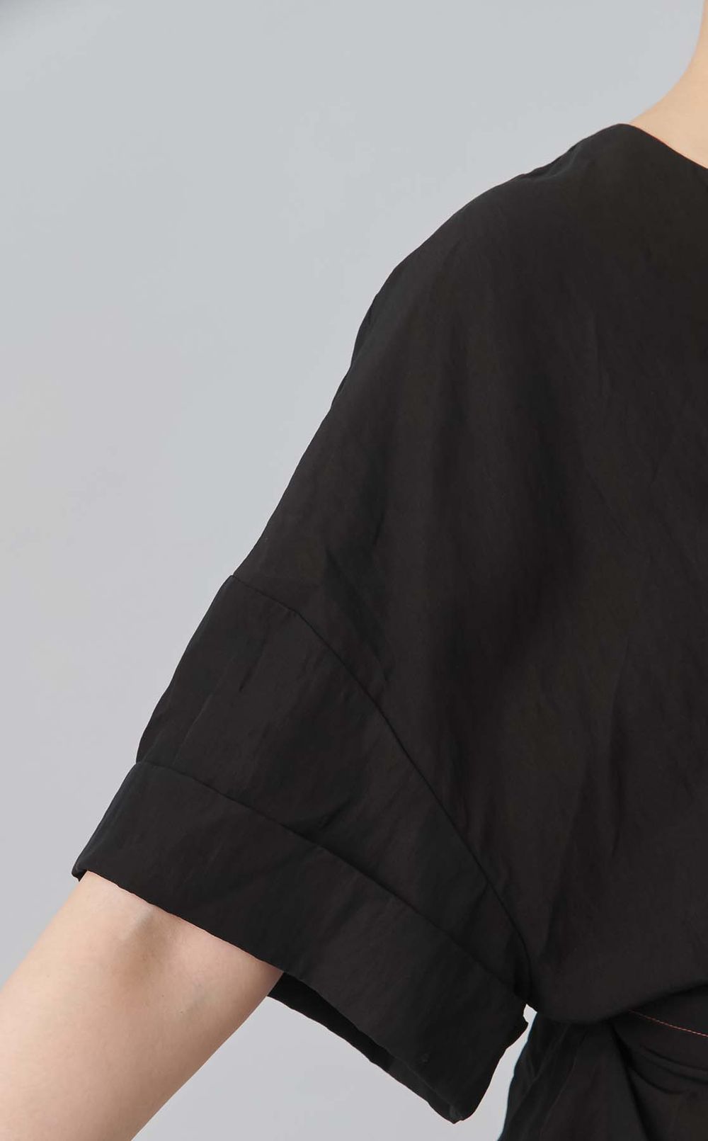 【reADdress】ベルト付Vネックブラウス