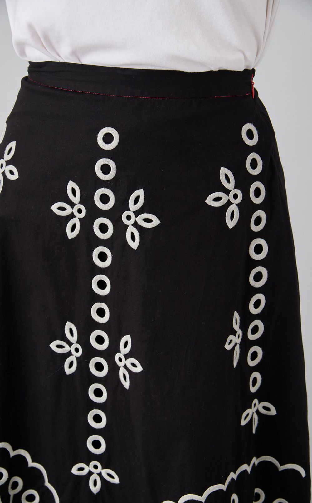 【reADdress】カット刺繍フレアスカート