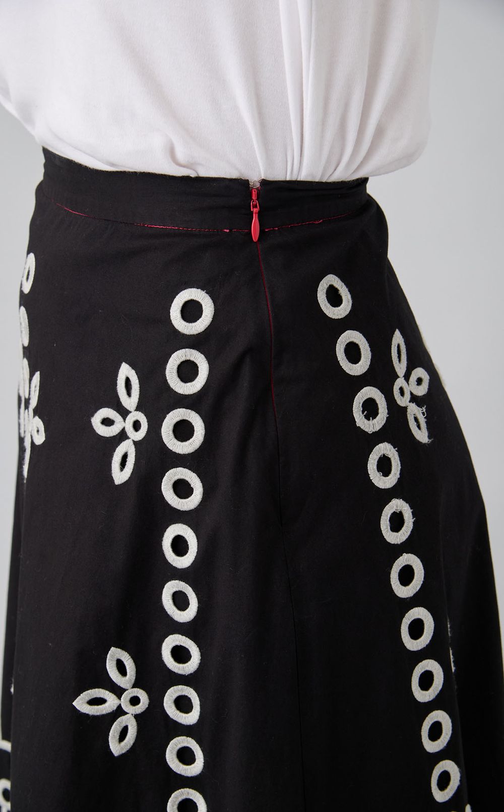 【reADdress】カット刺繍フレアスカート