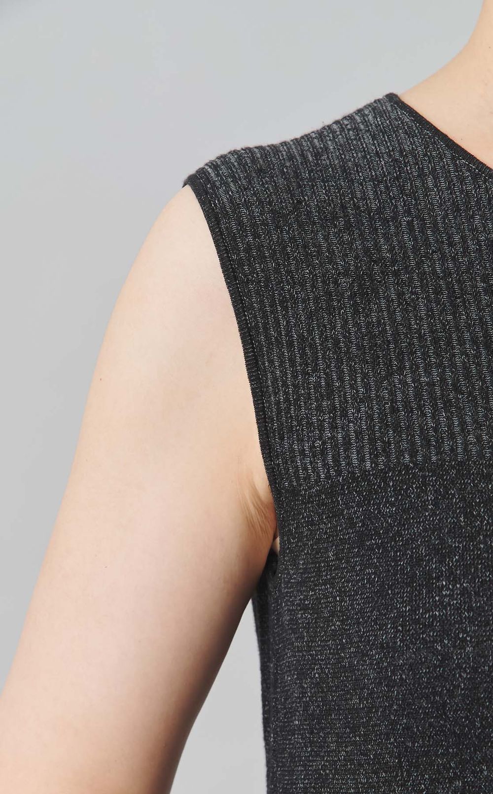 【reADdress】ノースリーブニットプルオーバー