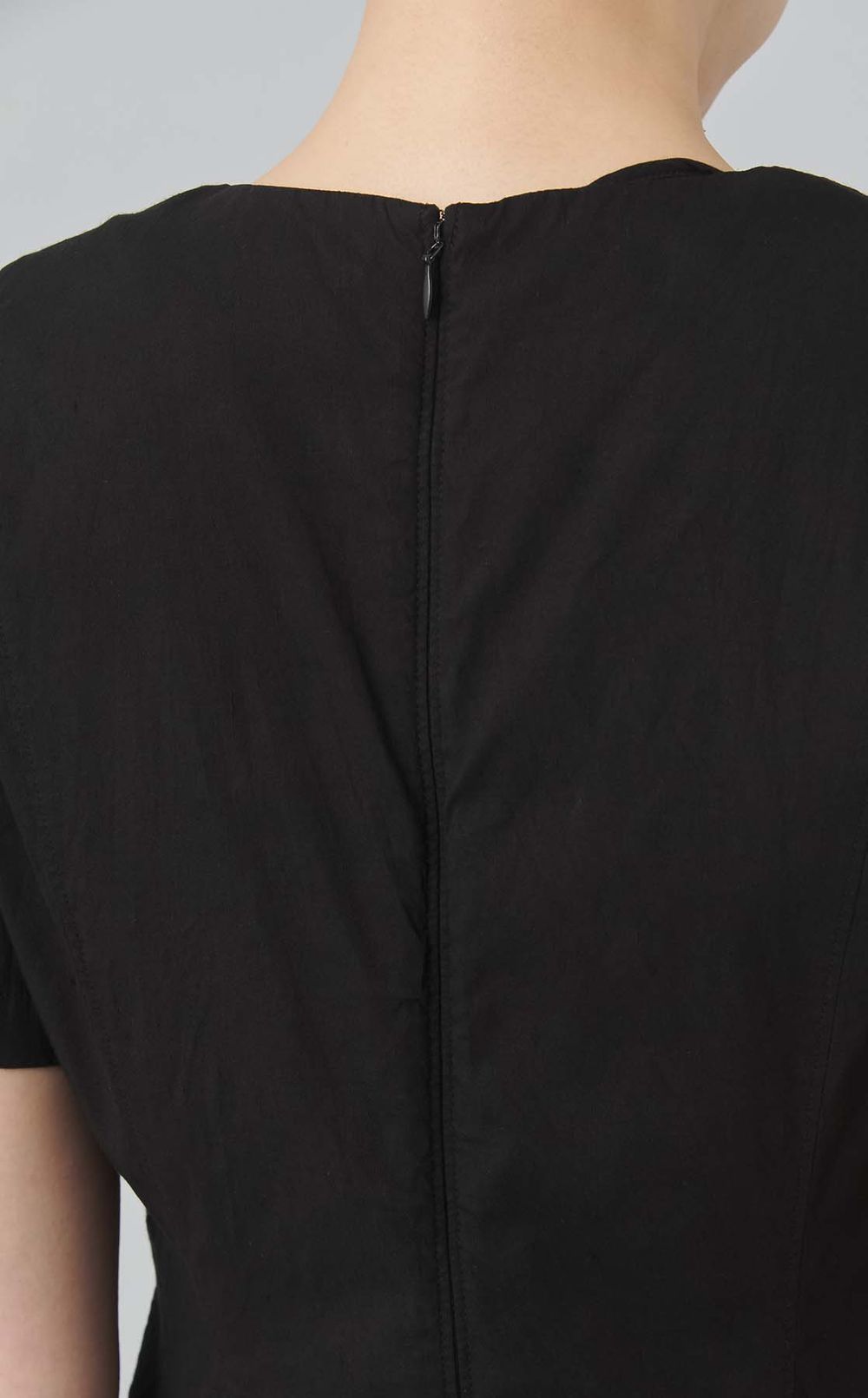 【reADdress】Vネックフレアワンピース