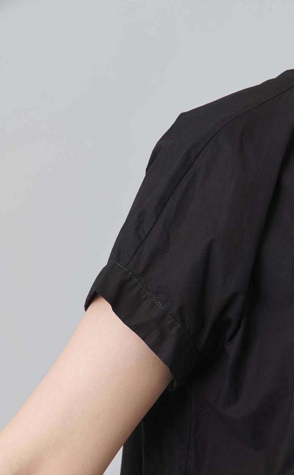 【reADdress】フロントタックシャツ