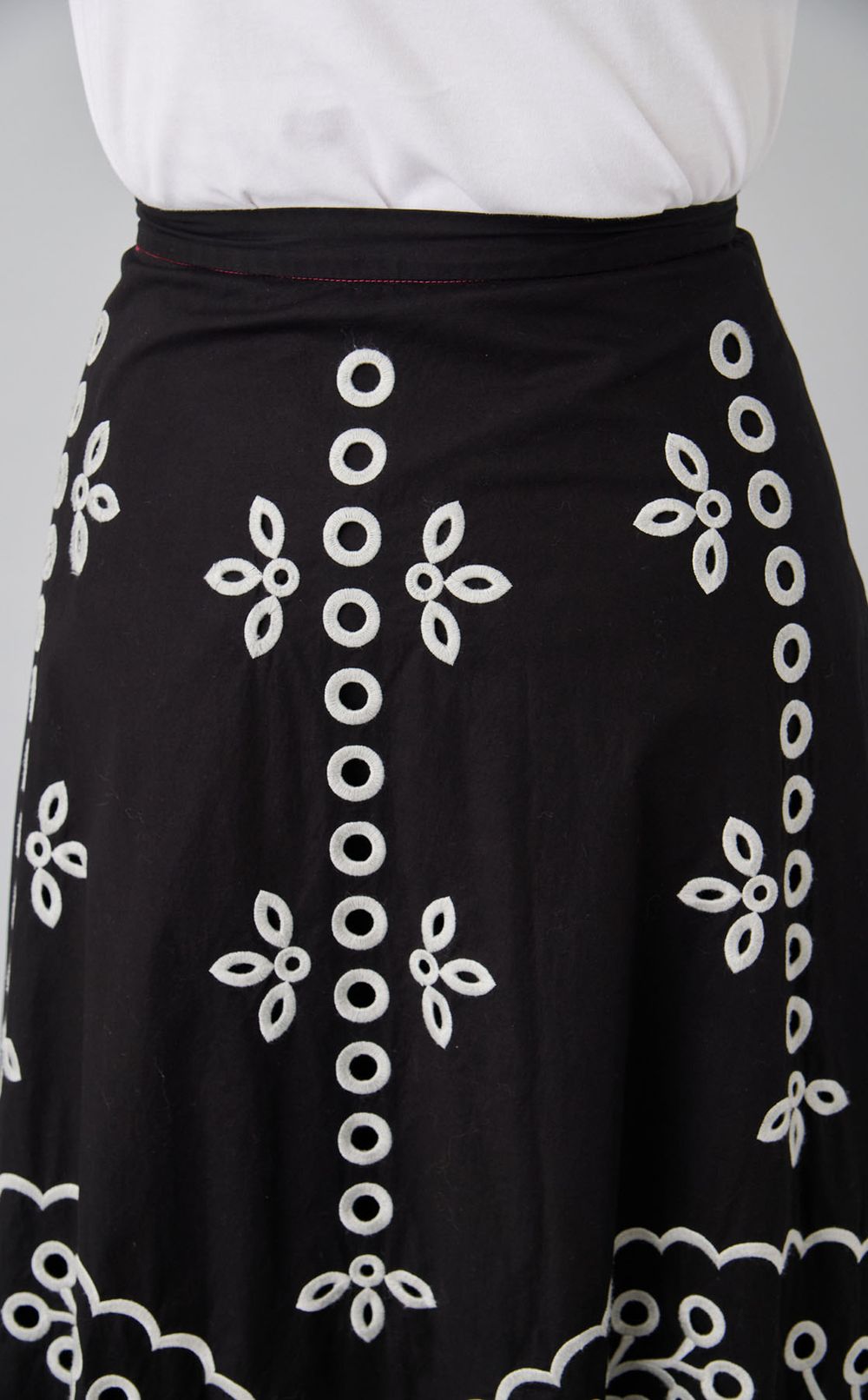 【reADdress】カット刺繍フレアスカート