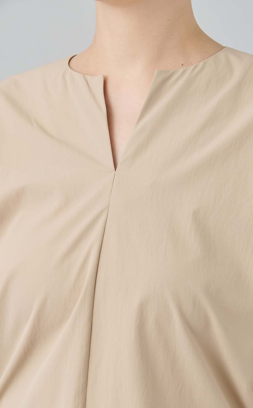 タイプライタードレープブラウス