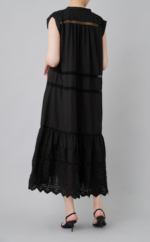 【reADdress】スカラップ刺繍ワンピース