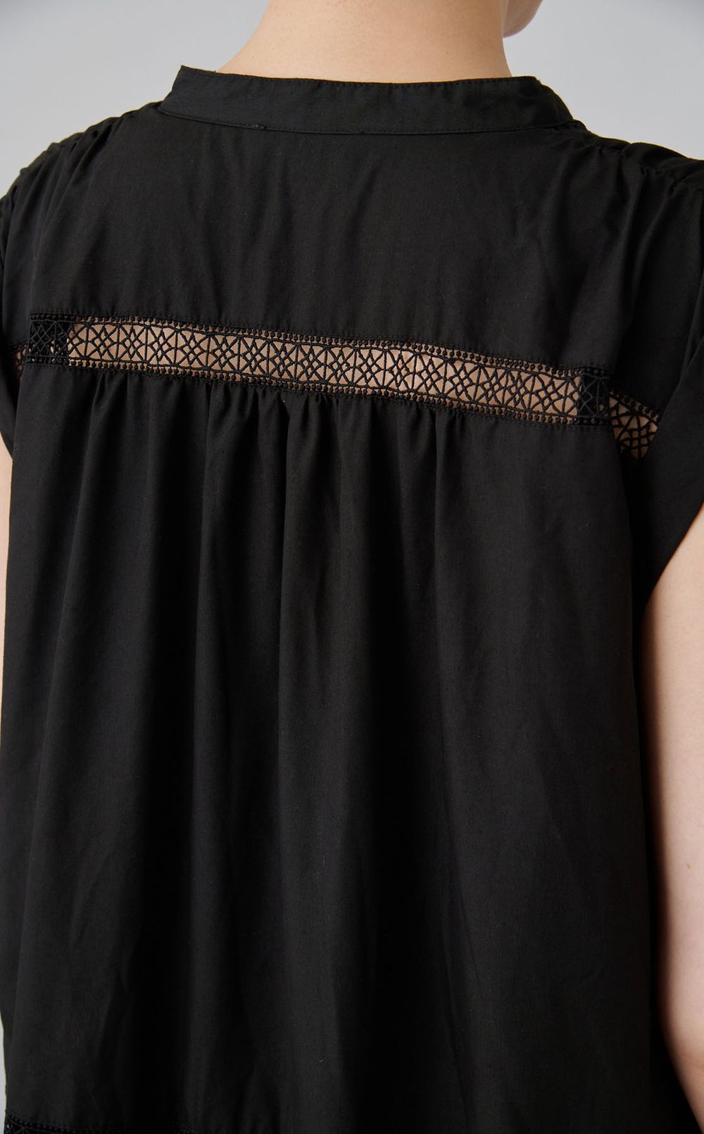 【reADdress】スカラップ刺繍ワンピース