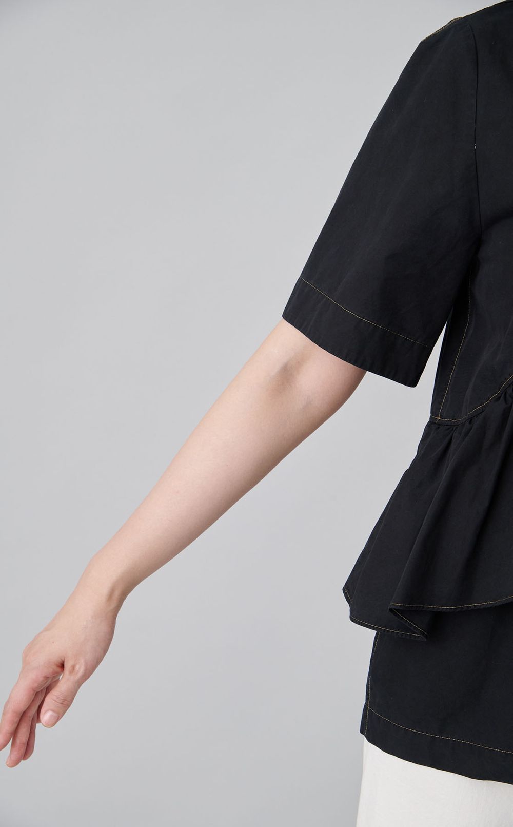 【reADdress】アシンメトリーラッフルTブラウス